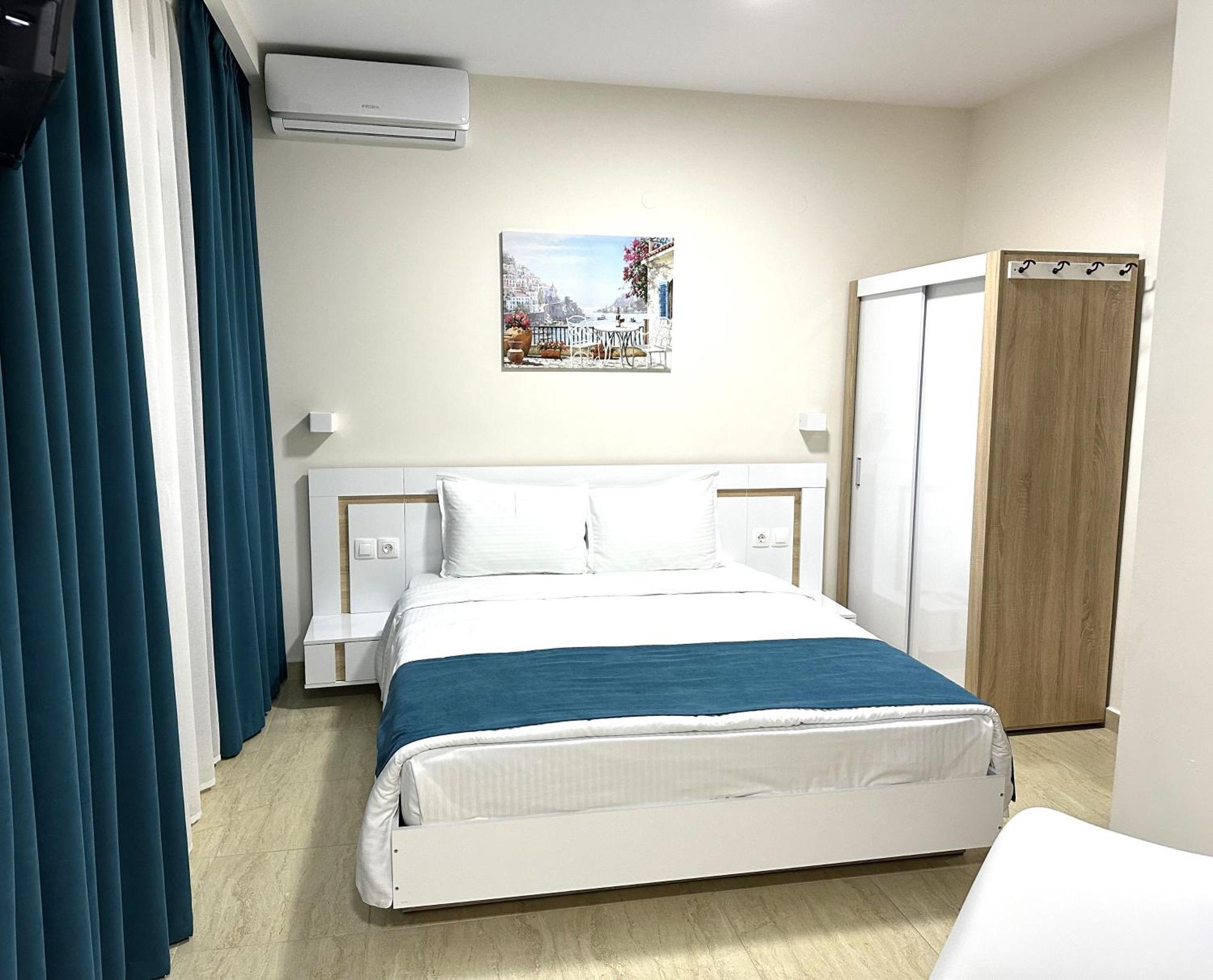 Navarino Luxe Suites Peraía 외부 사진