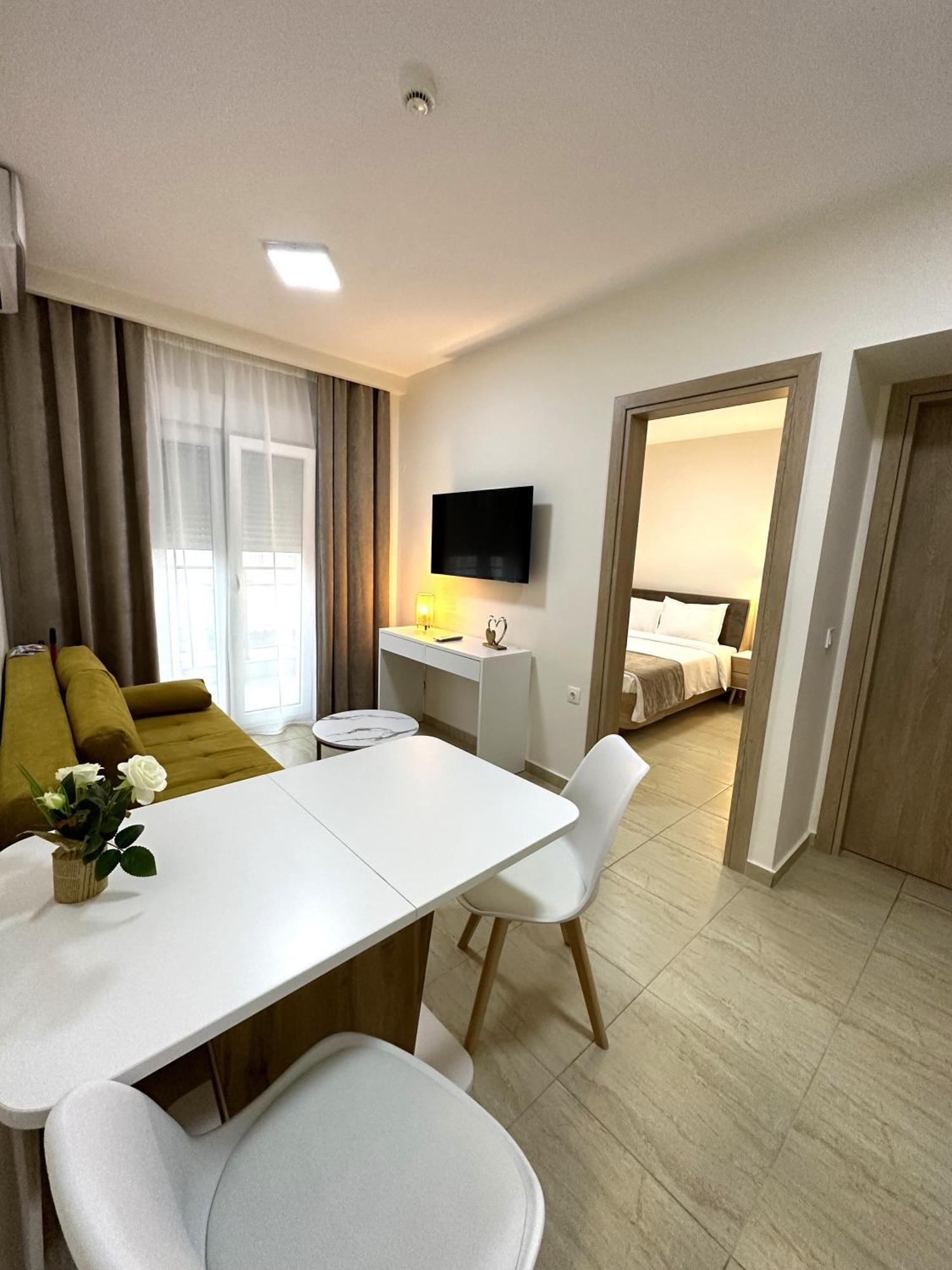 Navarino Luxe Suites Peraía 외부 사진
