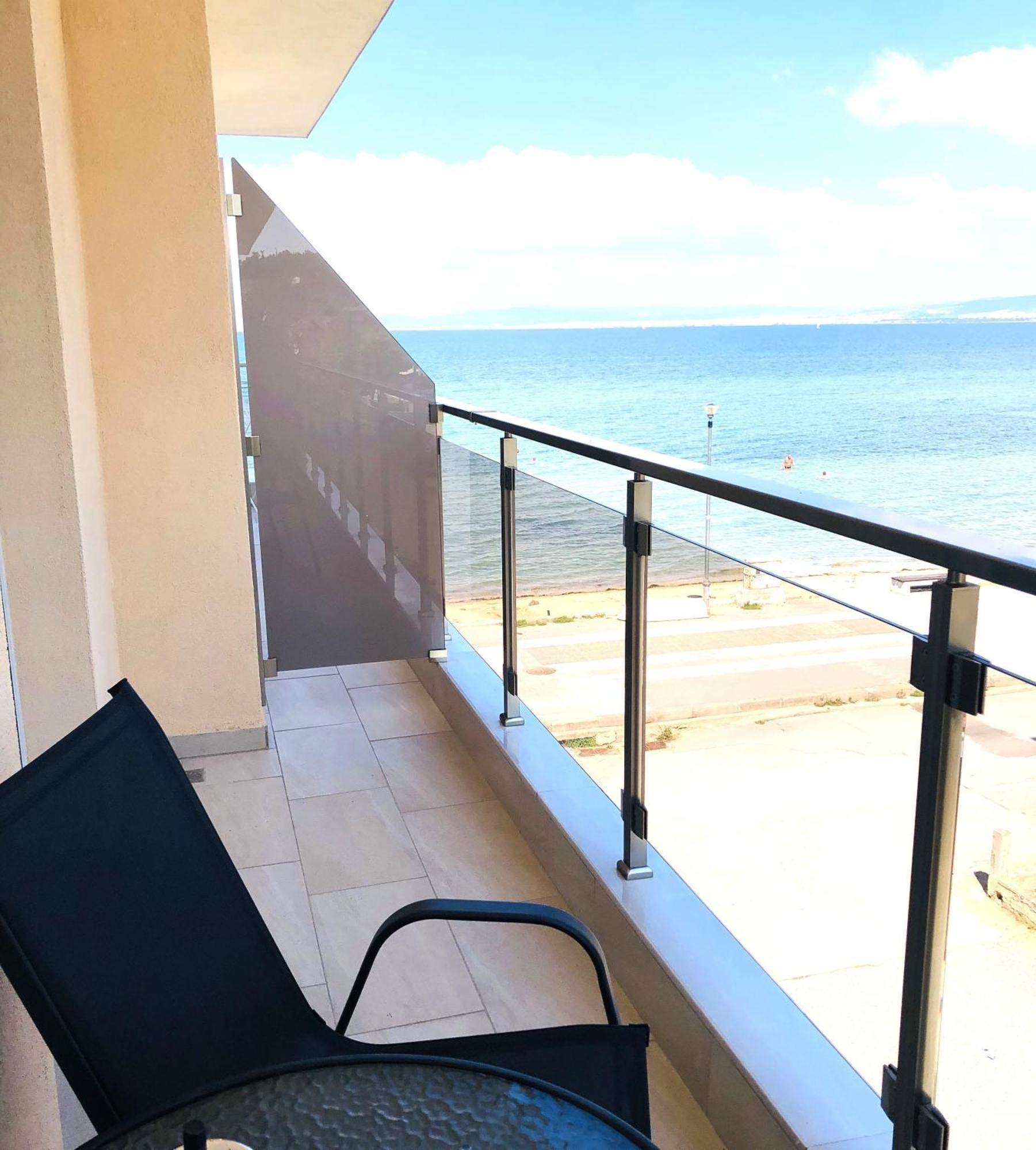 Navarino Luxe Suites Peraía 외부 사진