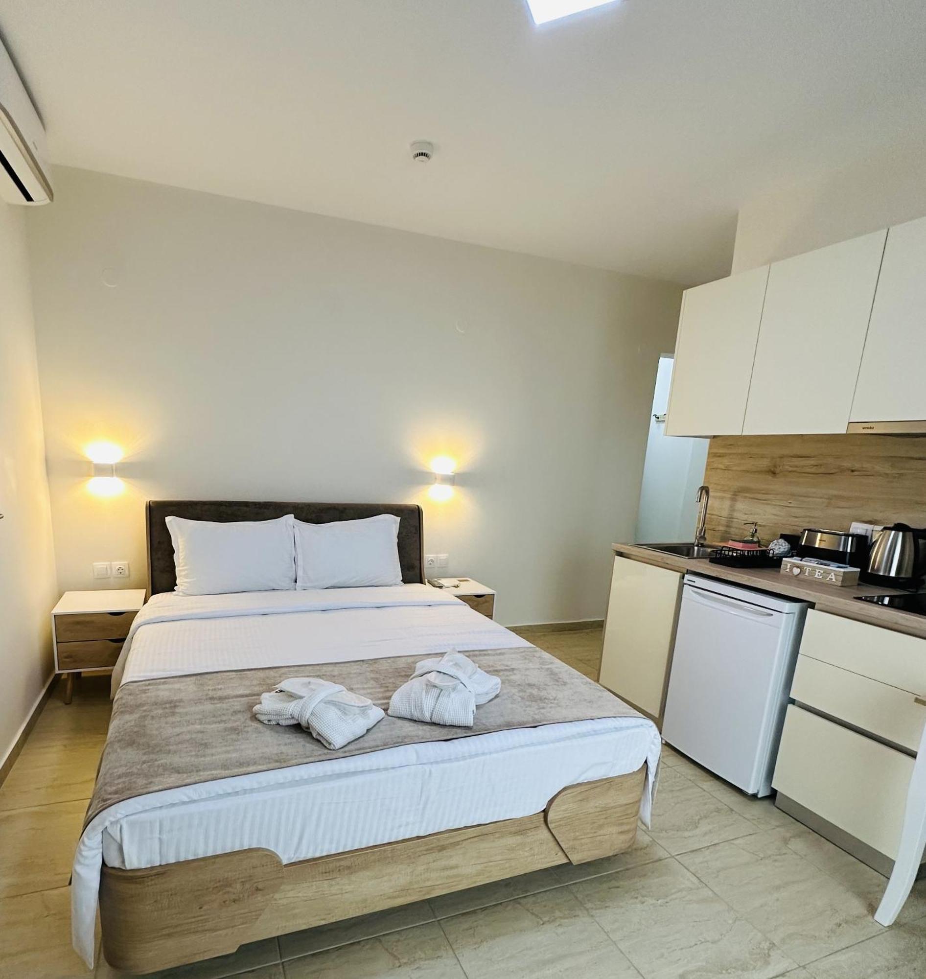 Navarino Luxe Suites Peraía 외부 사진