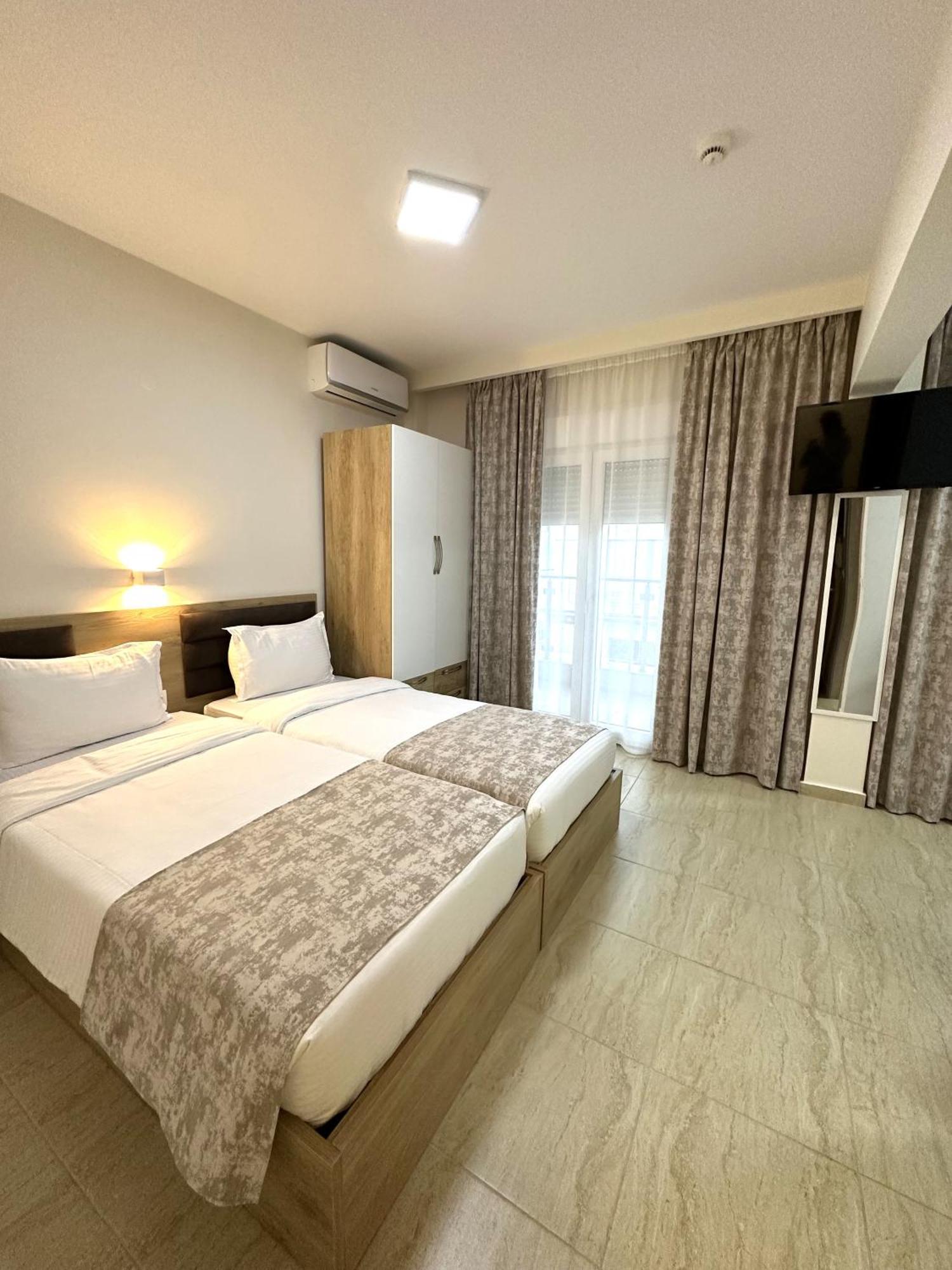 Navarino Luxe Suites Peraía 외부 사진