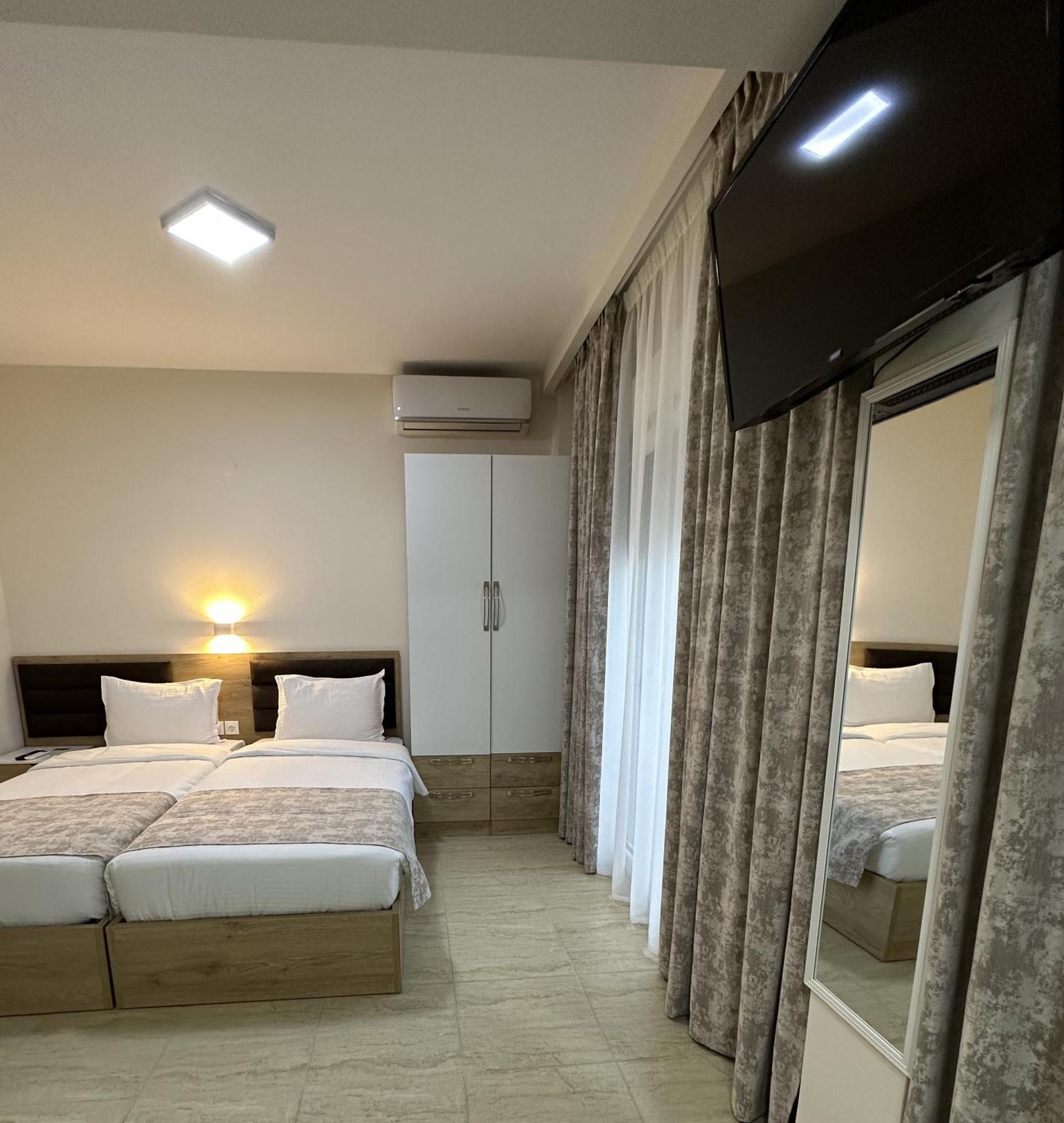 Navarino Luxe Suites Peraía 외부 사진