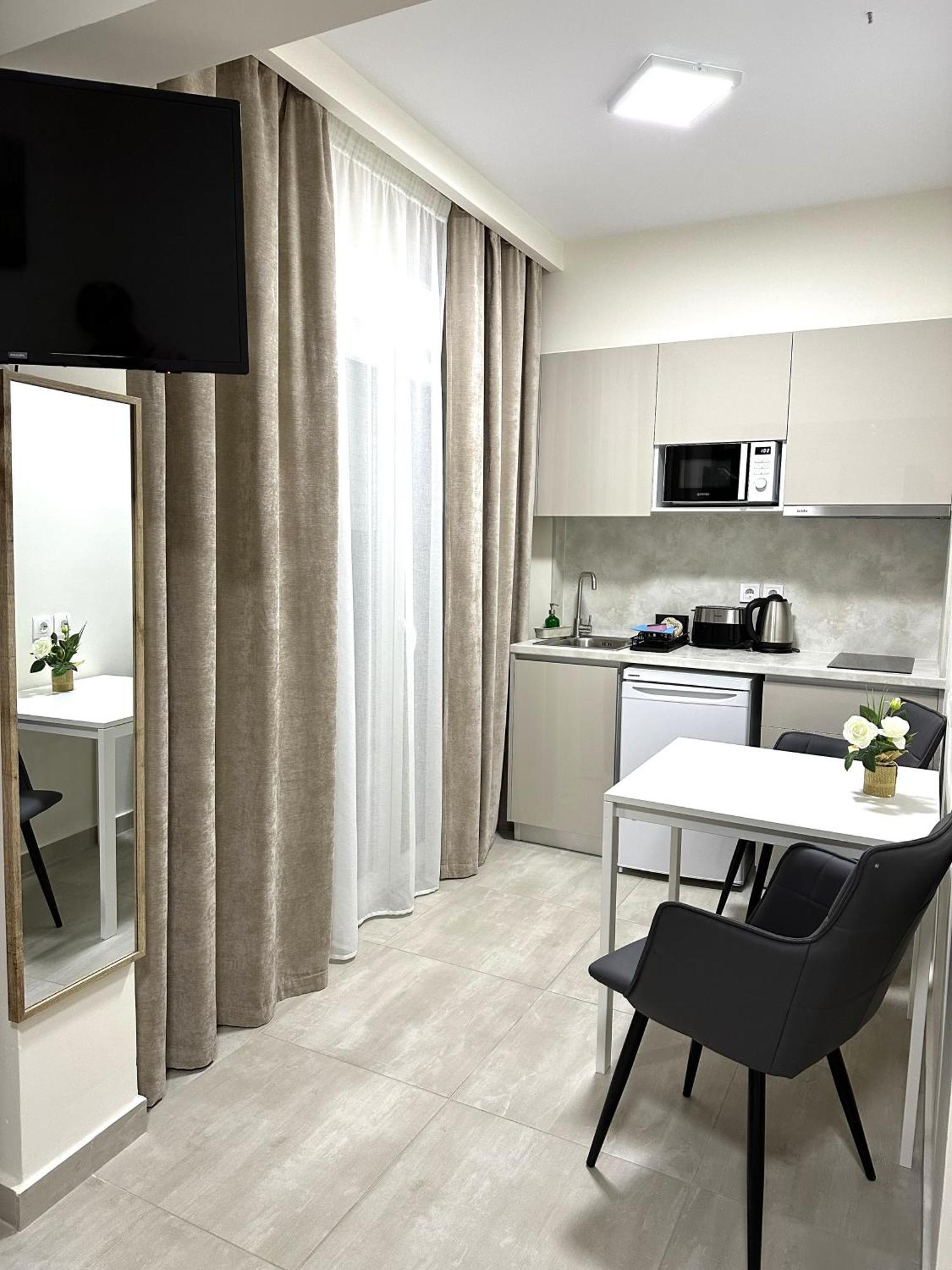 Navarino Luxe Suites Peraía 외부 사진
