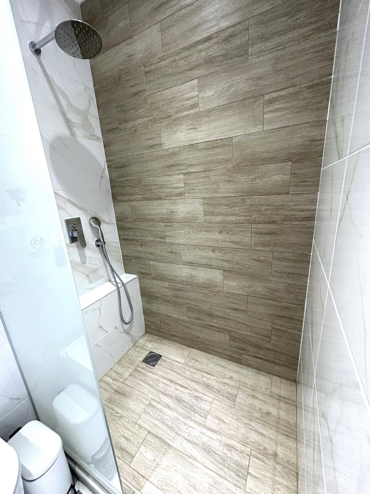 Navarino Luxe Suites Peraía 외부 사진