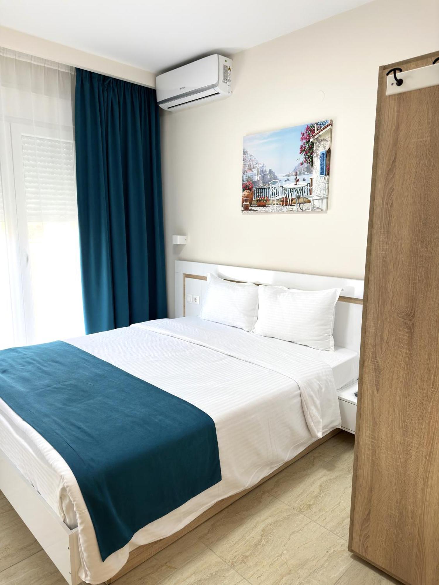 Navarino Luxe Suites Peraía 외부 사진