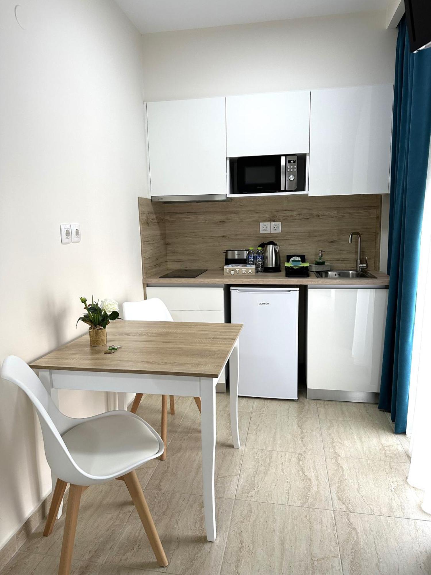 Navarino Luxe Suites Peraía 외부 사진