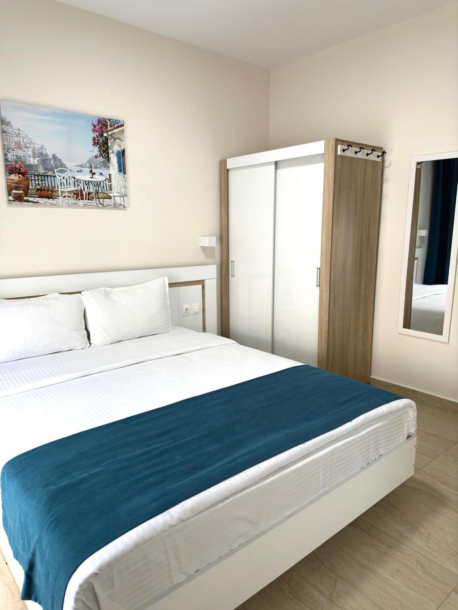 Navarino Luxe Suites Peraía 외부 사진