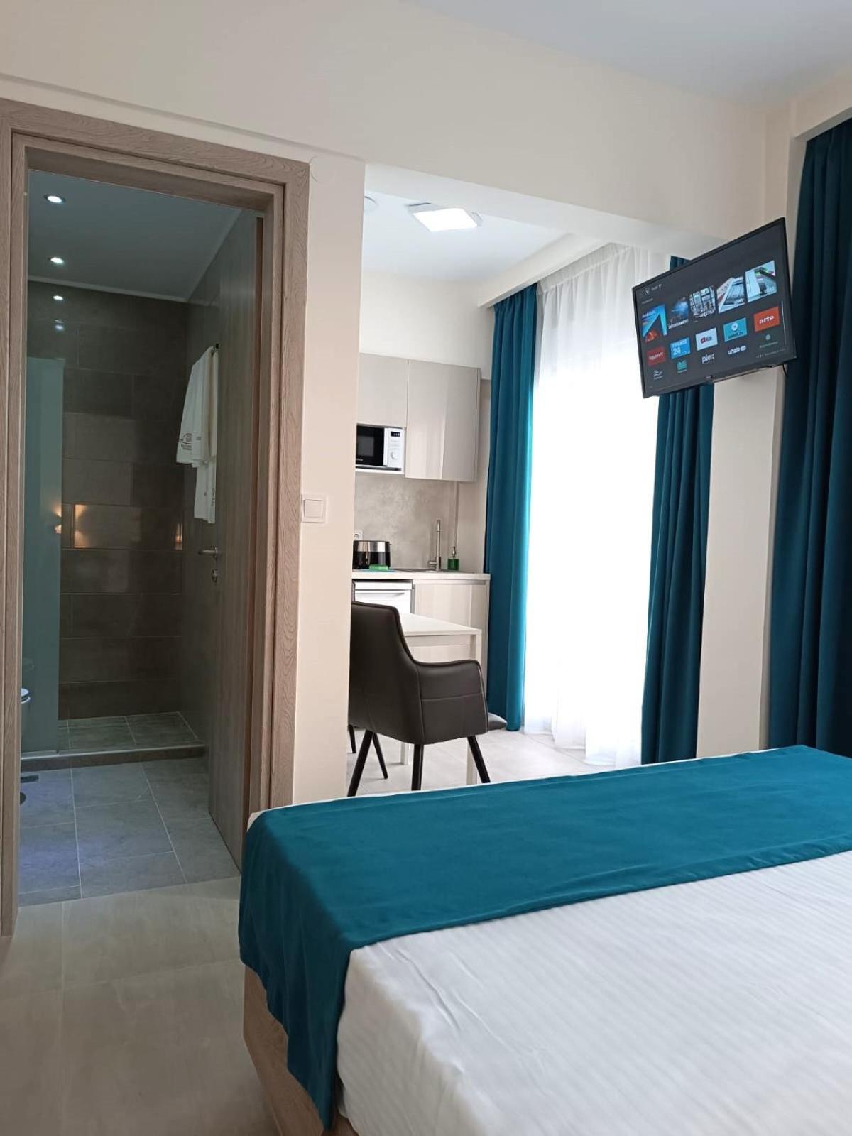 Navarino Luxe Suites Peraía 외부 사진